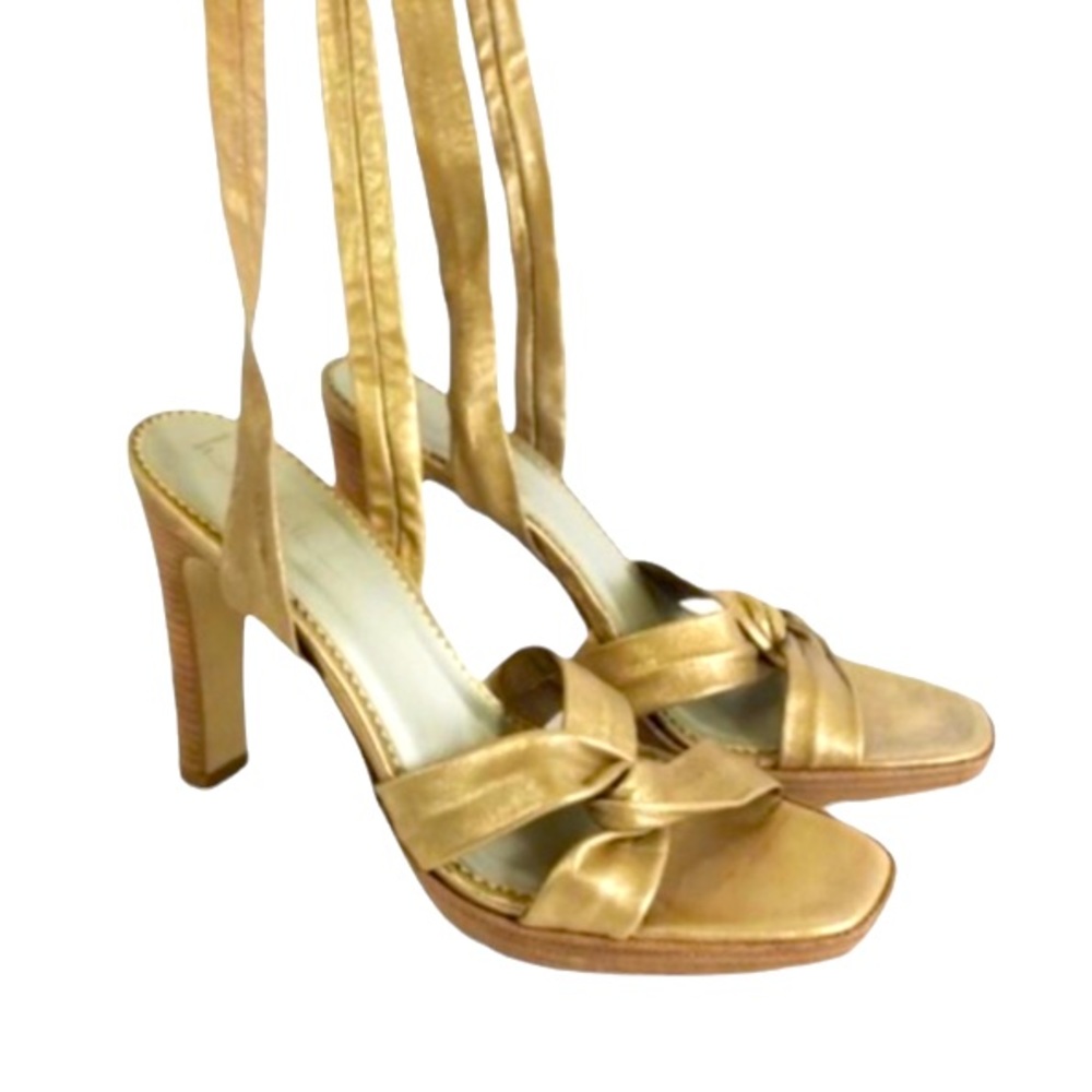 💫🎉Host Pick🤩🎊Nicole Miller Metallic Ankle Strap heels